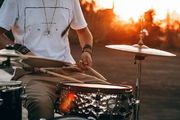 ギター ドラムの激しいロックが好きな人におすすめな邦楽ロック曲 Founda Land ファンダーランド ギター ドラムの激しいロックが好きな人におすすめな邦楽ロック曲 Founda Land ファンダーランド